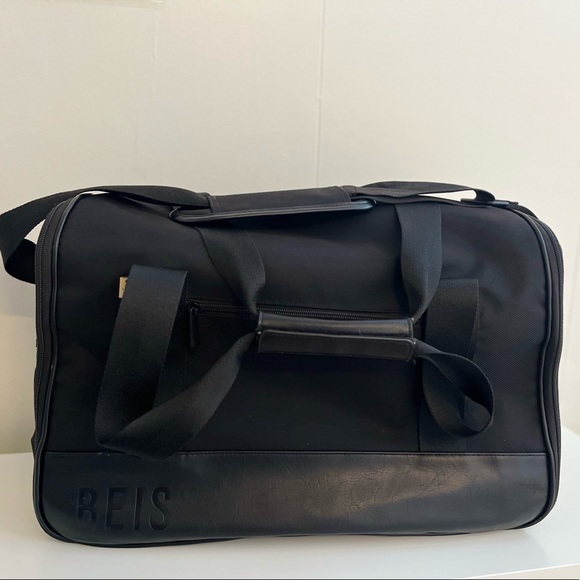 Beis Hanging duffle - Picture 1 of 8